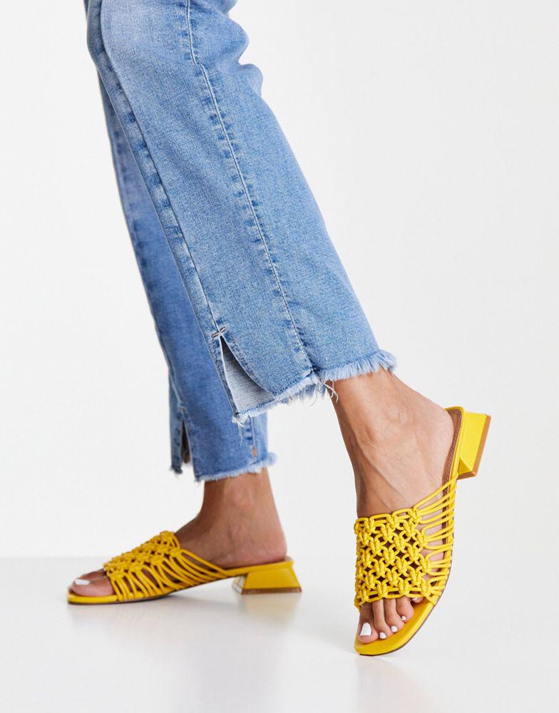 ASOS DESIGN Flexion woven mule sandals in yellow商品第4张图片规格展示