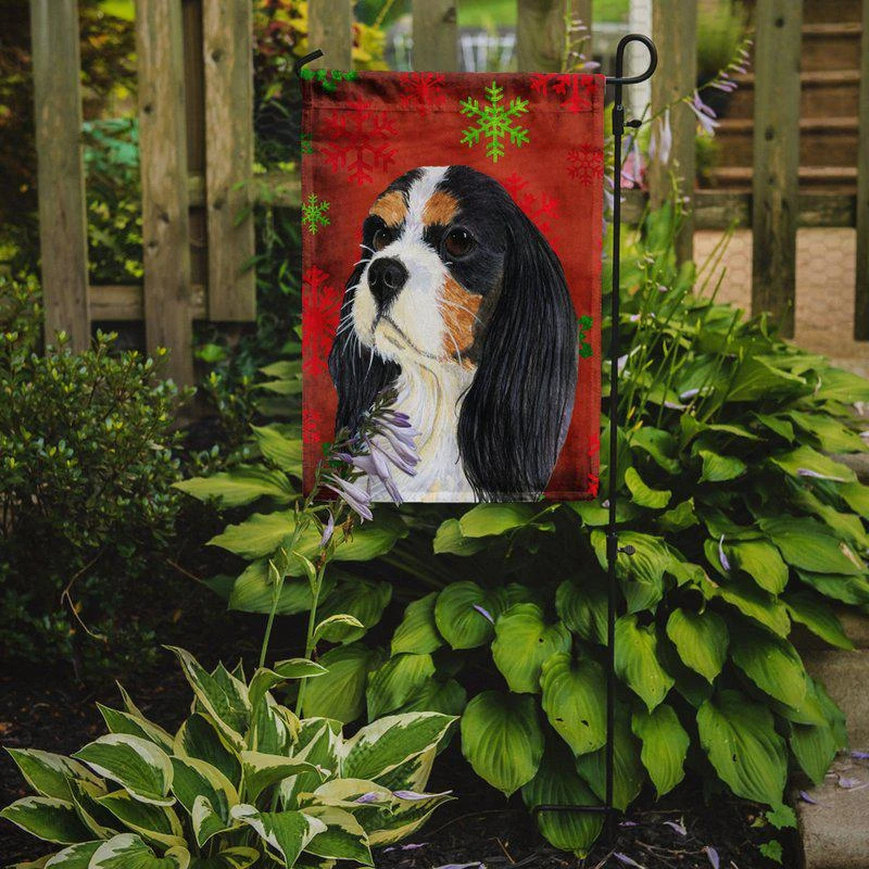 商品Caroline's Treasures|Cavalier Spaniel Red And Green Snowflakes Holiday Christmas Garden Flag 2-Sided 2-Ply,价格¥136,第2张图片详细描述