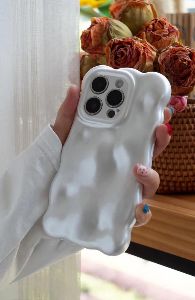 商品Auramma|Pearly Bubbles iPhone 15 Pro Max Case,价格¥105,第4张图片详细描述