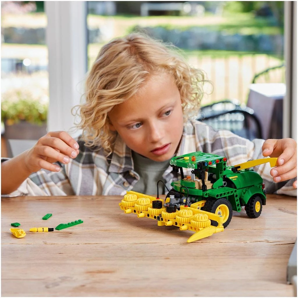 商品LEGO Technic John Deere 9700 Forage Harvester 42168,价格¥421,第4张图片详细描述