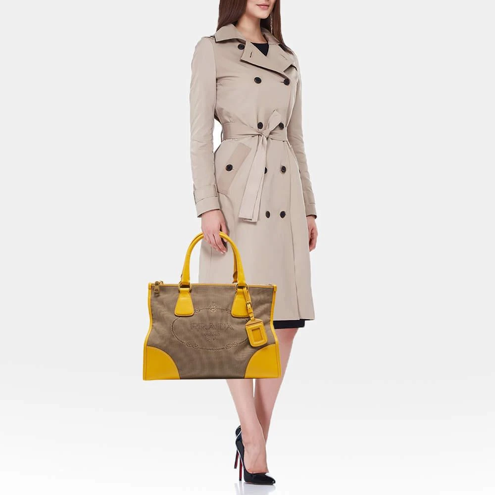 商品[二手商品] Prada|Prada Yellow/Beige Logo Jacquard and Leather Double Zip Tote,价格¥4903,第2张图片详细描述