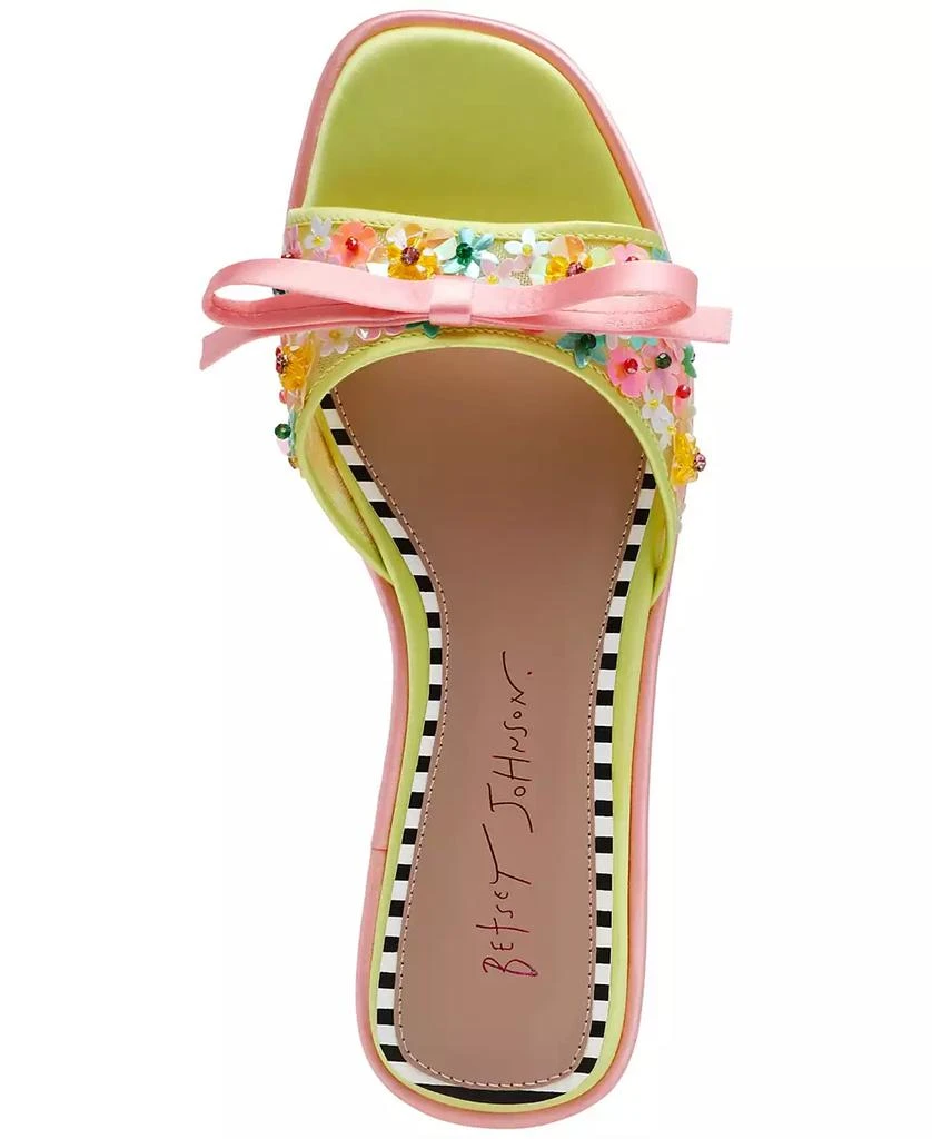 商品Betsey Johnson|Women's Teasee Floral Slide Sandals,价格¥276,第4张图片详细描述