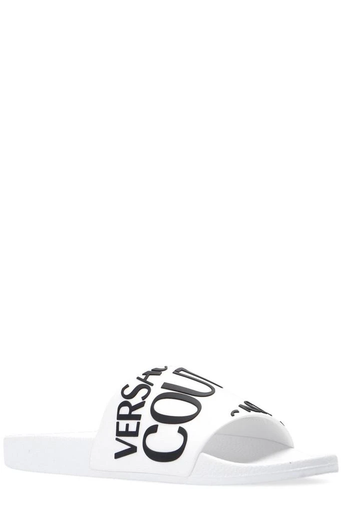 商品Versace|Versace Jeans Couture Logo Embossed Slides,价格¥286,第2张图片详细描述