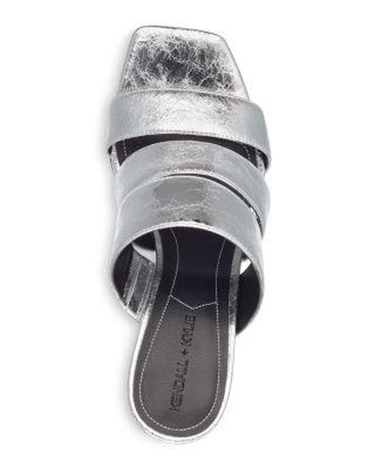 商品KENDALL & KYLIE|KENDALL and KYLIE Women's Leila Metallic Leather Block Heel Slide Sandals,价格¥286,第3张图片详细描述