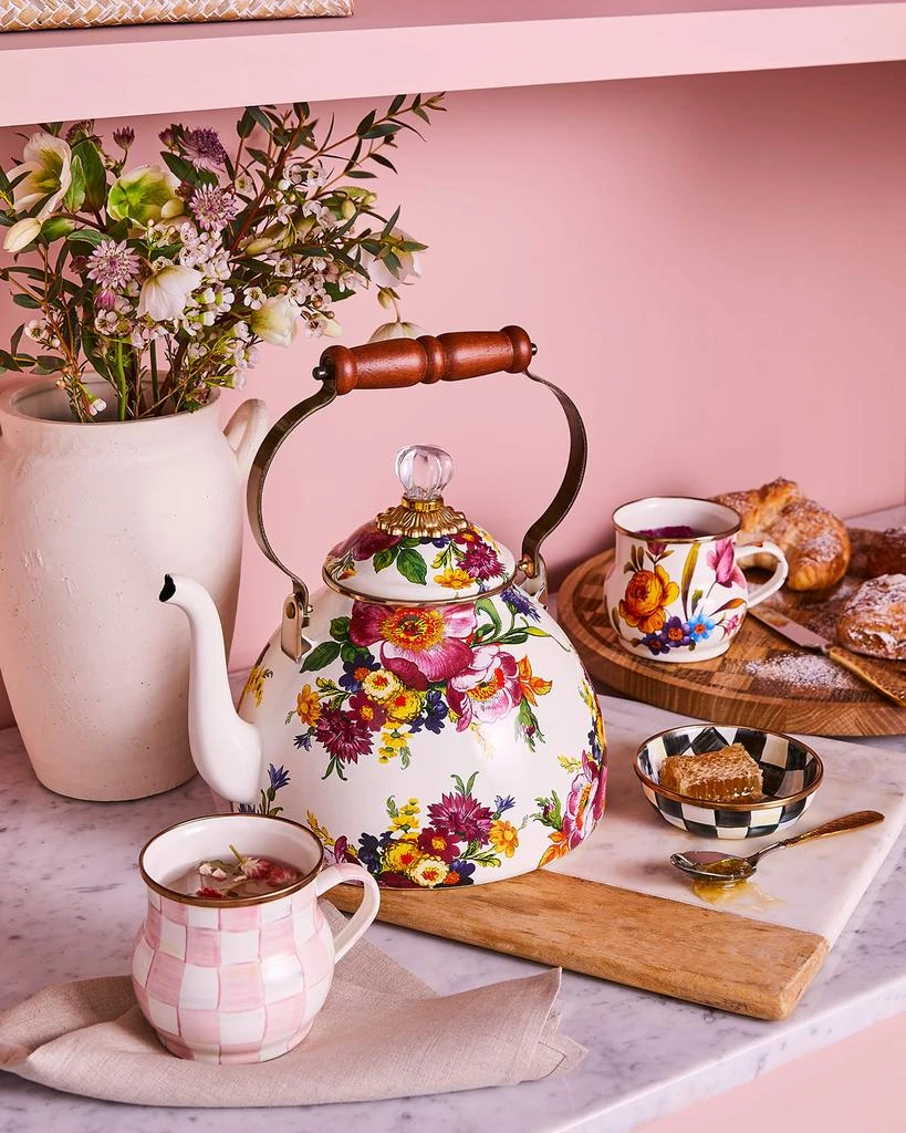 Flower Market White Two-Quart Tea Kettle 商品