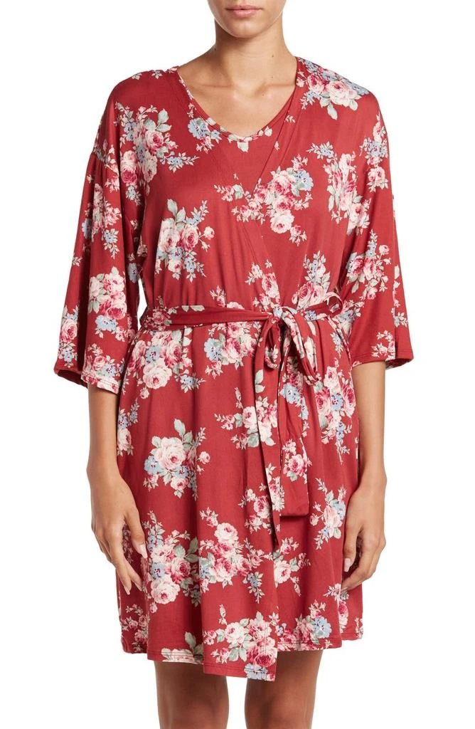 商品Flora Nikrooz|Hannah Floral Print Camisole, Shorts, & Robe Travel Pajama 3-Piece Set,价格¥188,第2张图片详细描述