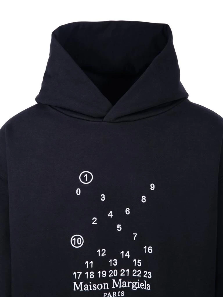 商品MAISON MARGIELA|Maison Margiela Logo-Printed Long-Sleeved Hoodie,价格¥4174,第4张图片详细描述