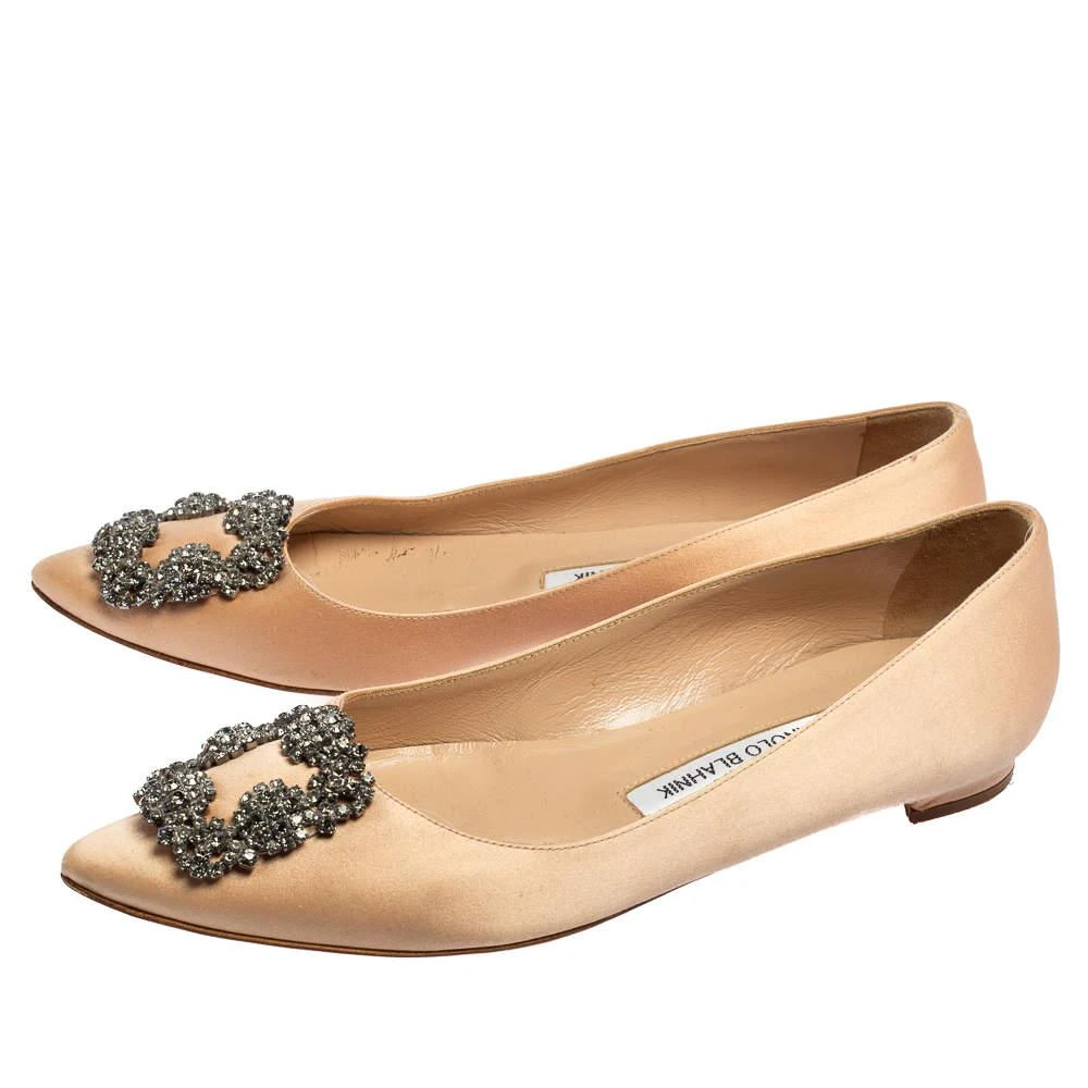 商品[二手商品] Manolo Blahnik|Manolo Blahnik Beige Satin Hangisi Flat Pumps Size 37,价格¥1405,第4张图片详细描述