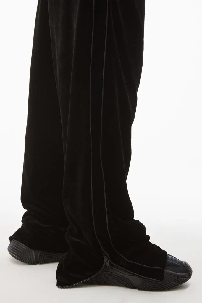 TRACK PANT IN CRUSHED VELOUR 商品