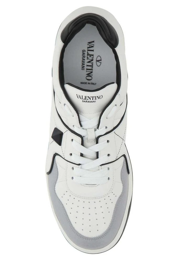 商品Valentino|Valentino Garavani One Stud Panelled Sneakers,价格¥3464,第3张图片详细描述