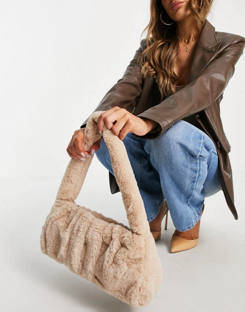 商品ASOS|ASOS DESIGN shoulder bag in stone faux fur with ruching,价格¥95,第3张图片详细描述