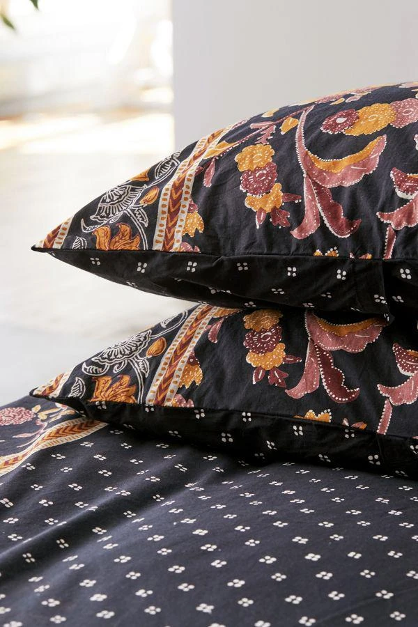 商品Urban Outfitters|Auden Boho Floral Sham Set,价格¥293,第2张图片详细描述