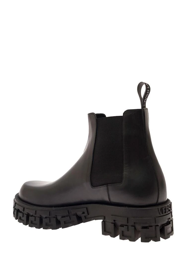 商品Versace|Black Chelsea Boots with Greca Platform in Smooth Leather Man,价格¥5059,第3张图片详细描述
