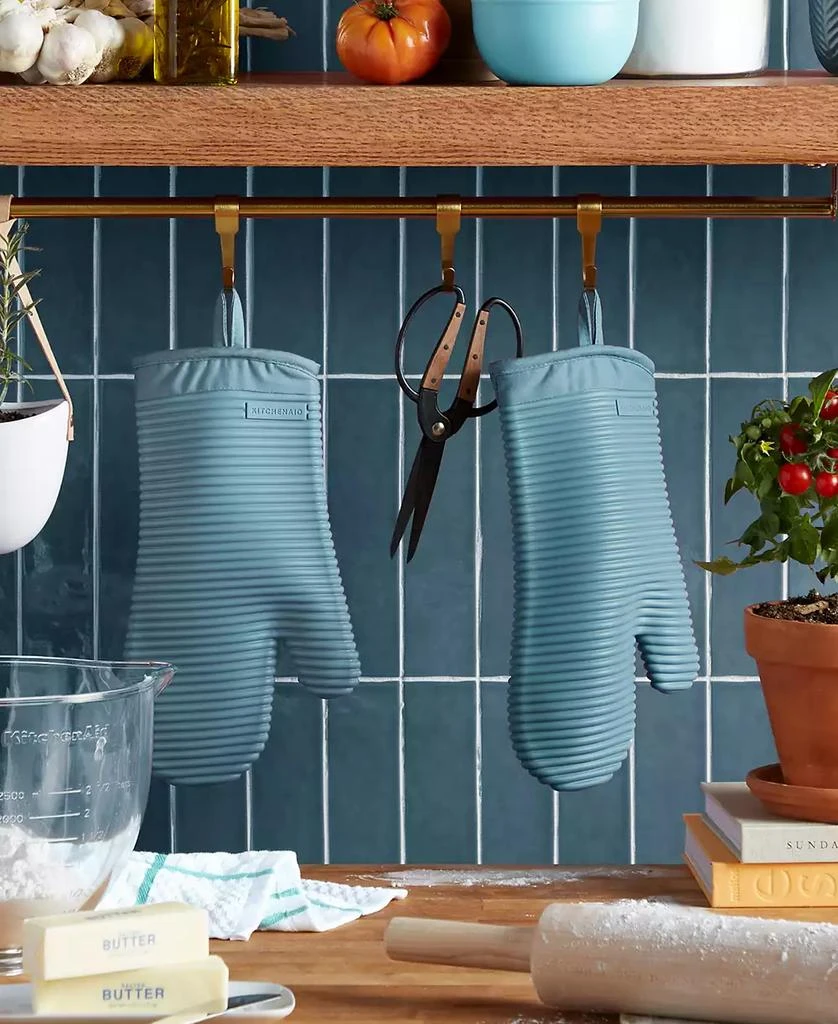商品KitchenAid|Ribbed Soft Silicone Oven Mitt 2-Pack Set, 7.5" x 13",价格¥252,第4张图片详细描述