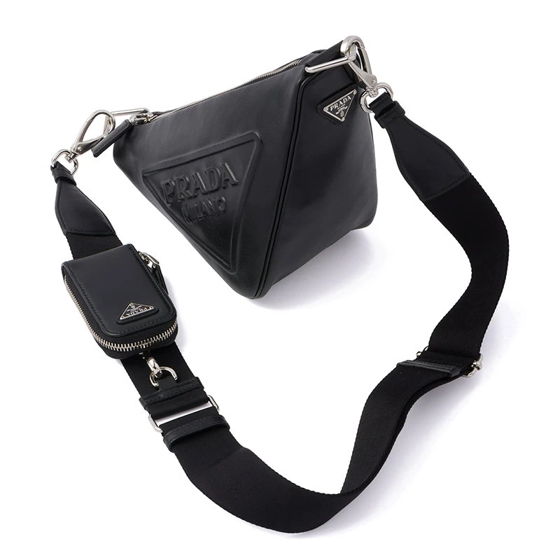 商品Prada|【预售3-7天】普拉达 女士黑色皮�革拉链开合附可拆卸可调徽标印花织物肩带皮革拉链小袋三角形手袋斜跨单肩包1BH190_2BYA_F0002_V_BRO,价格¥15298,第5张图片详细描述