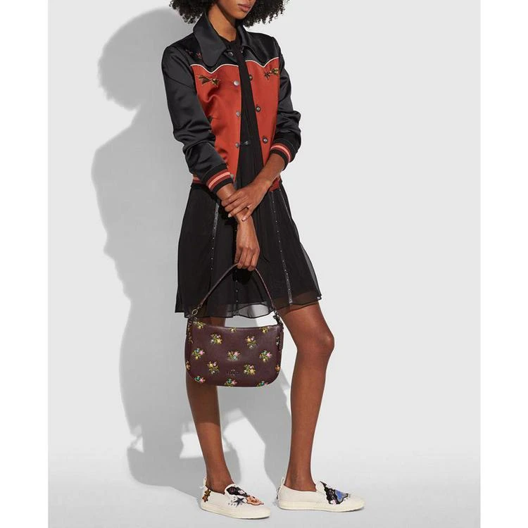 商品Coach|Chelsea Crossbody with Cross Stitch Floral Print,价格¥1226,第5张图片详细描述