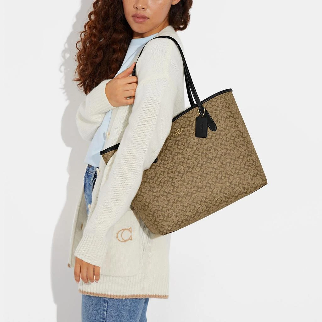 商品Coach|Coach Outlet City Tote In Signature Canvas,价格¥1307,第4张图片详细描述