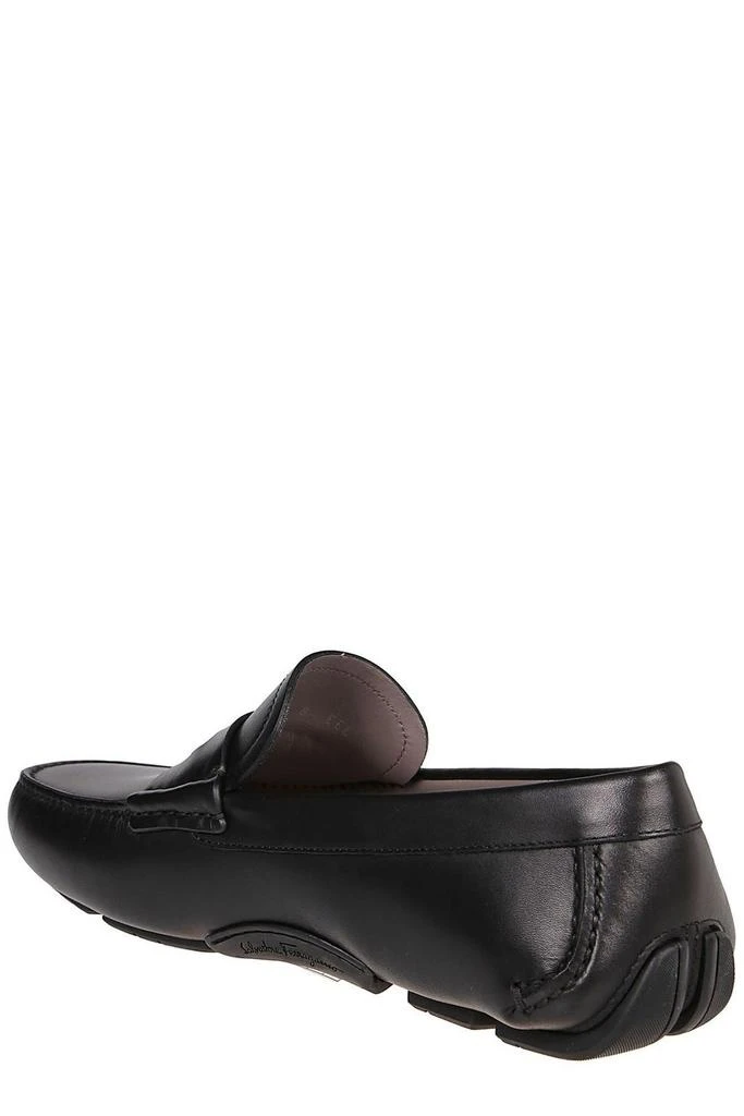 商品Salvatore Ferragamo|Salvatore Ferragamo Logo Embossed Loafers,价格¥3577,第3张图片详细描述