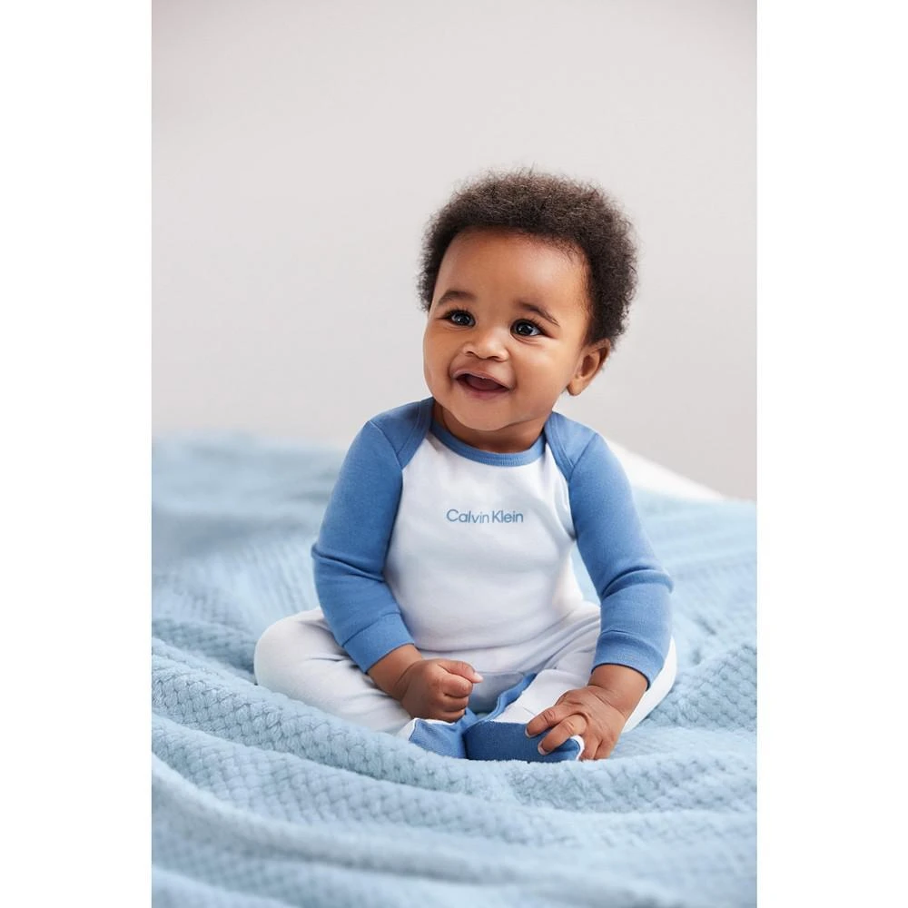 商品Calvin Klein|Baby Boys or Girls Organic Cotton Footed Coverall,价格¥135,第1张图片
