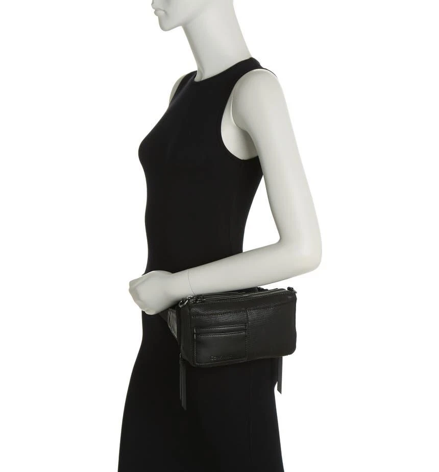 商品Calvin Klein|Jana Crossbody Bag,价格¥394,第3张图片详细描述