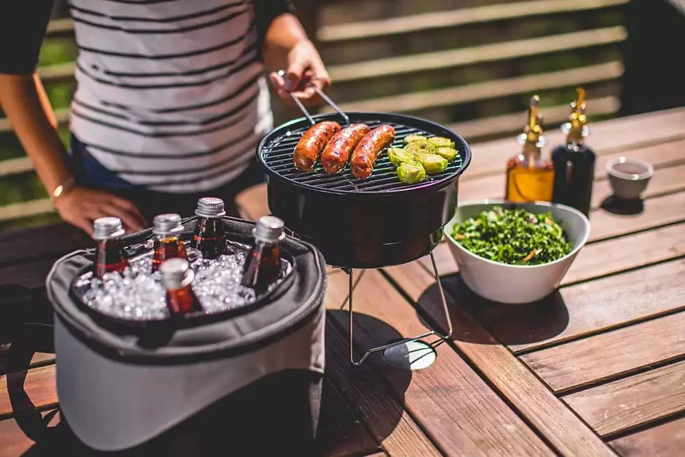 商品ONIVA|by Picnic Time Caliente Portable Charcoal Grill & Cooler Tote,价格¥653,第5张图片详细描述
