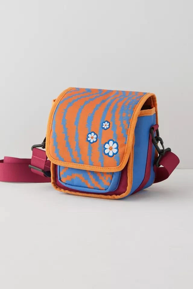 商品Polaroid|Polaroid UO Exclusive Instant Camera Bag,价格¥187,第3张图片详细描述