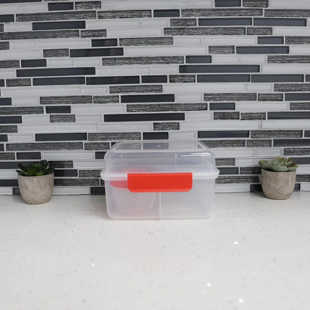 商品Home Basics|Home Basics Locking Multi-Compartment Plastic Lunch Box with Small Food Storage Container, Red,价格¥111,第2张图片详细描述