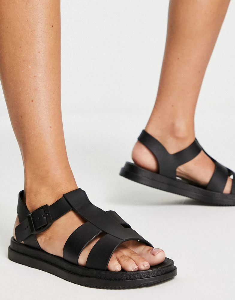 商品Hugo Boss|London Rebel chunky jelly sandals in black,价格¥133,第3张图片详细描述