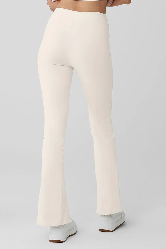 商品Alo|Airbrush High-Waist Flutter Legging - Ivory,价格¥885,第2张图片详细描述