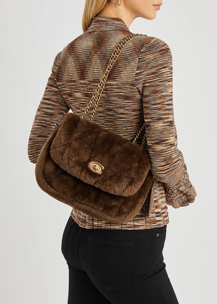 商品Coach|Pillow Madison shearling shoulder bag,价格¥3802,第5张图片详细描述
