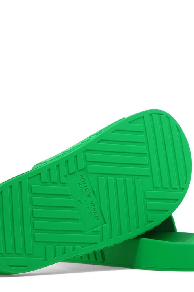 商品Bottega Veneta|Bottega Veneta Embossed Open-Toe Slides,价格¥1167,第5张图片详细描述