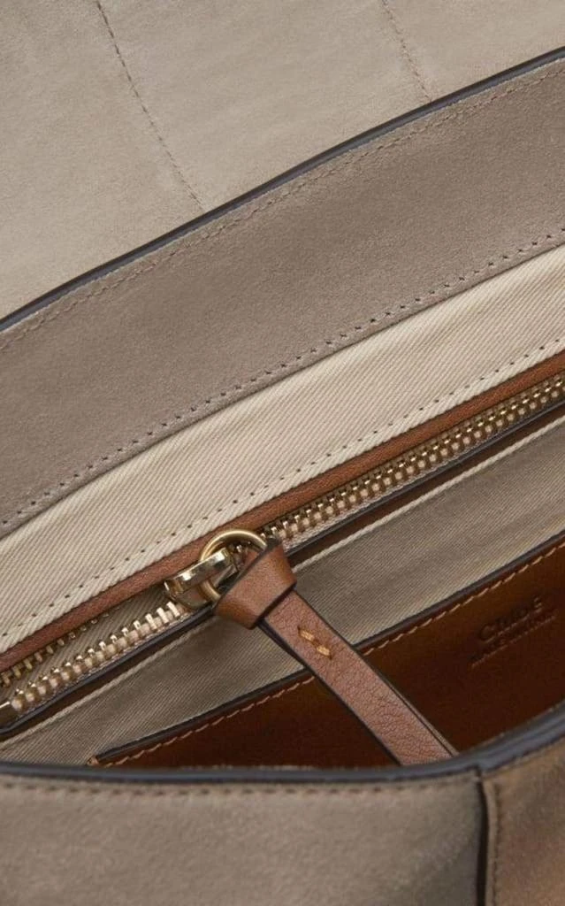 Leather Lexa Crossbody Bag 商品