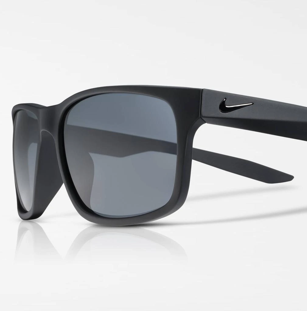 商品NIKE|Nike Essential Chaser Sunglasses,价格¥884,第3张图片详细描述