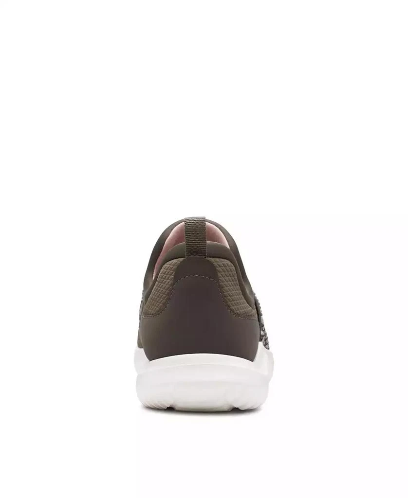 商品Clarks|Women's Cloudstepper Nova Way Slip-on Sneaker,价格¥458,第5张图片详细描述