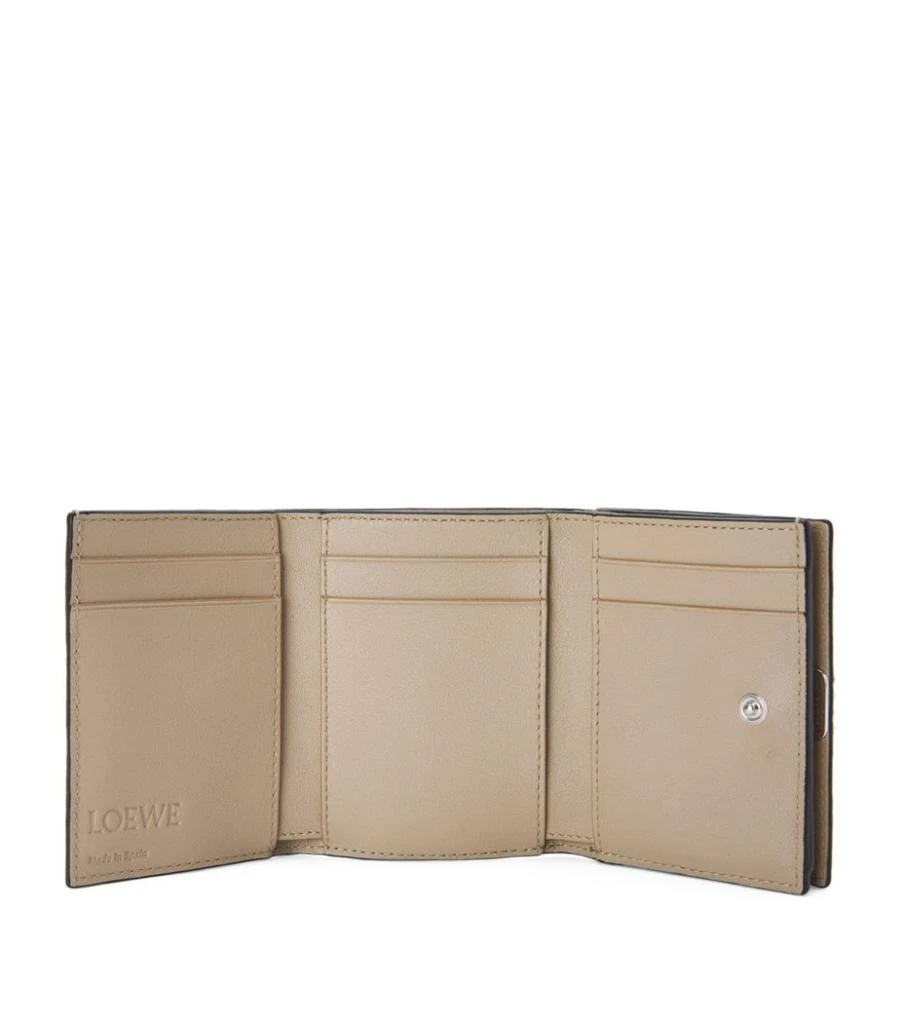 商品Loewe|Leather Anagram Trifold Wallet,价格¥4831,第3张图片详细描述