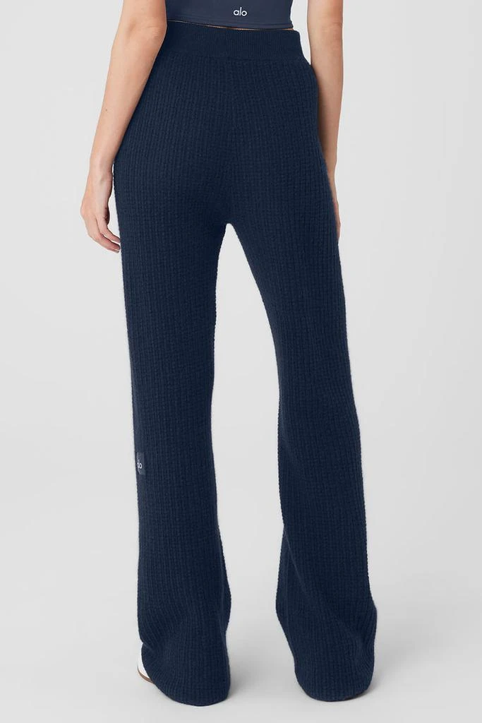 商品Alo|Cashmere High-Waist Plush Waffle Pant - Burgundy,价格¥2678,第2张图片详细描述