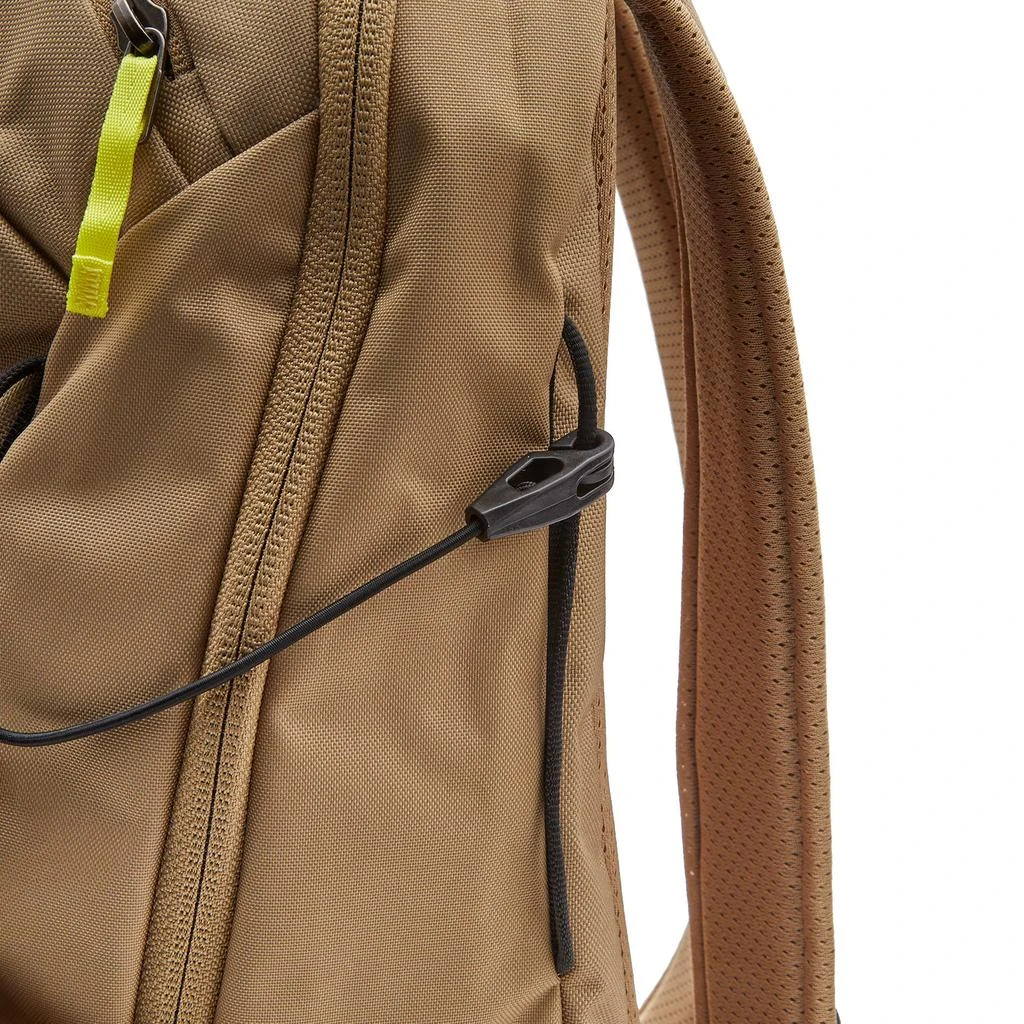 商品Arc'teryx|Arc'teryx Mantis 16 Backpack,价格¥1089,第4张图片详细描述