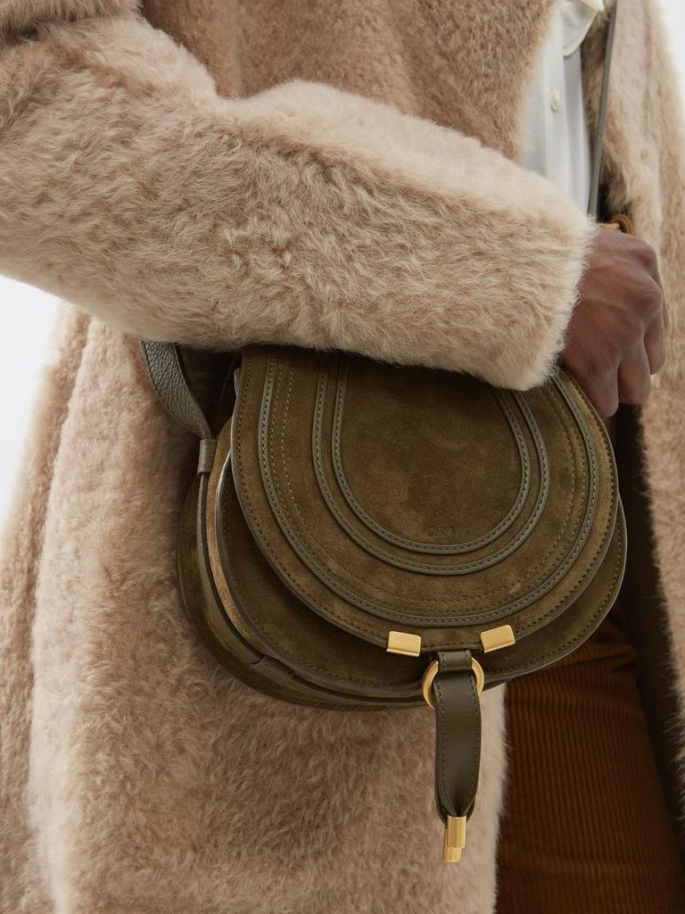 商品Chloé|Marcie mini suede and leather cross-body bag,价格¥6608,第2张图片详细描述