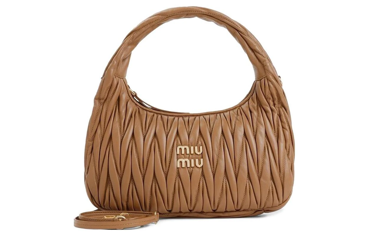 商品[国内直发] Miu Miu|缪缪 Wander系列 金属刻字徽标提花凸纹 软羊革 Hobo包腋下包单肩斜挎手提包 常规 女款 焦糖色,价格¥18031,第1张图片