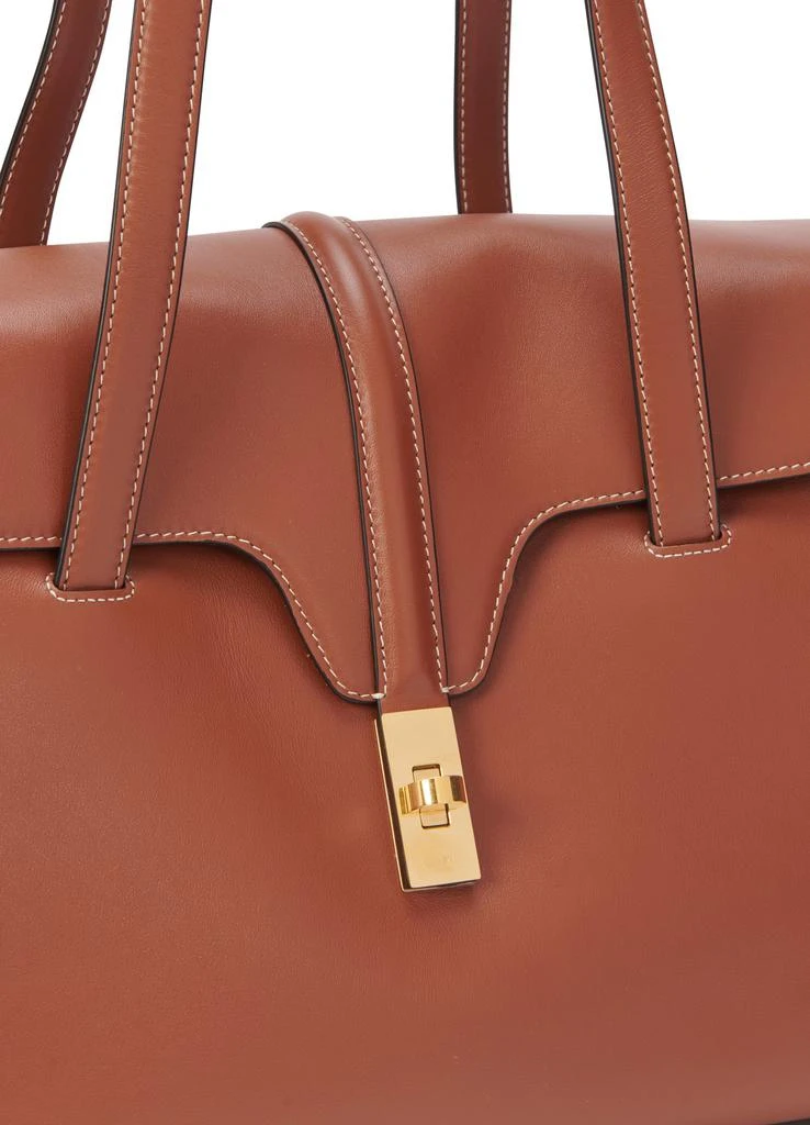 商品Celine|Soft 16 中号光滑小牛皮女包,价格¥26995,第5张图片详细描述