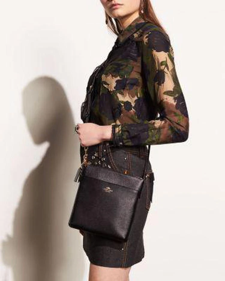 商品Coach|Crossgrain Courier Crossbody,价格¥1074,第2张图片详细描述