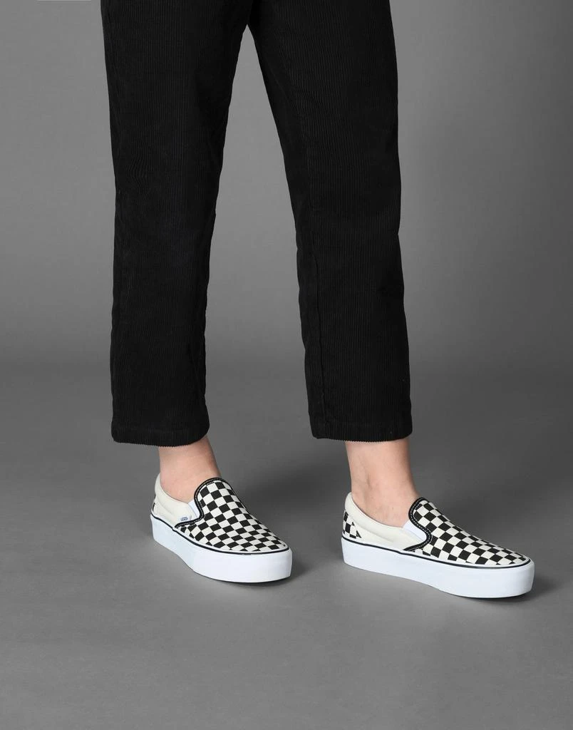 商品Vans|UA CLASSIC SLIP-ON滑板鞋棋盘格,价格¥599,第4张图片详细描述