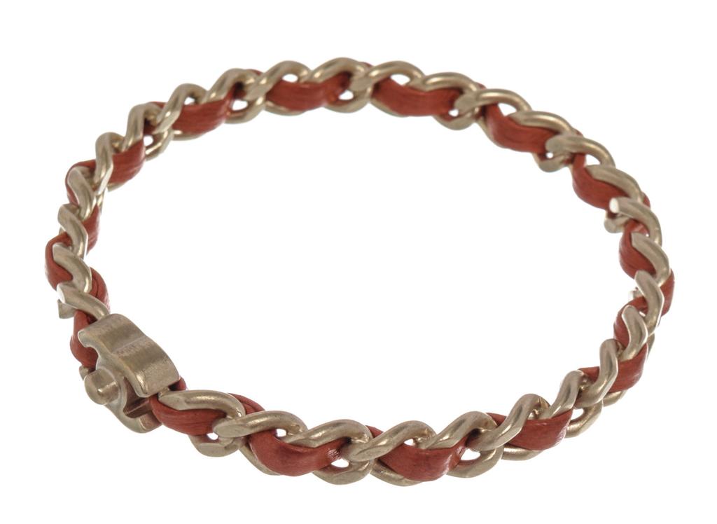 Chanel Red Leather Woven Silver-tone Chain-link CC Bangle Bracelet商品第5张图片规格展示