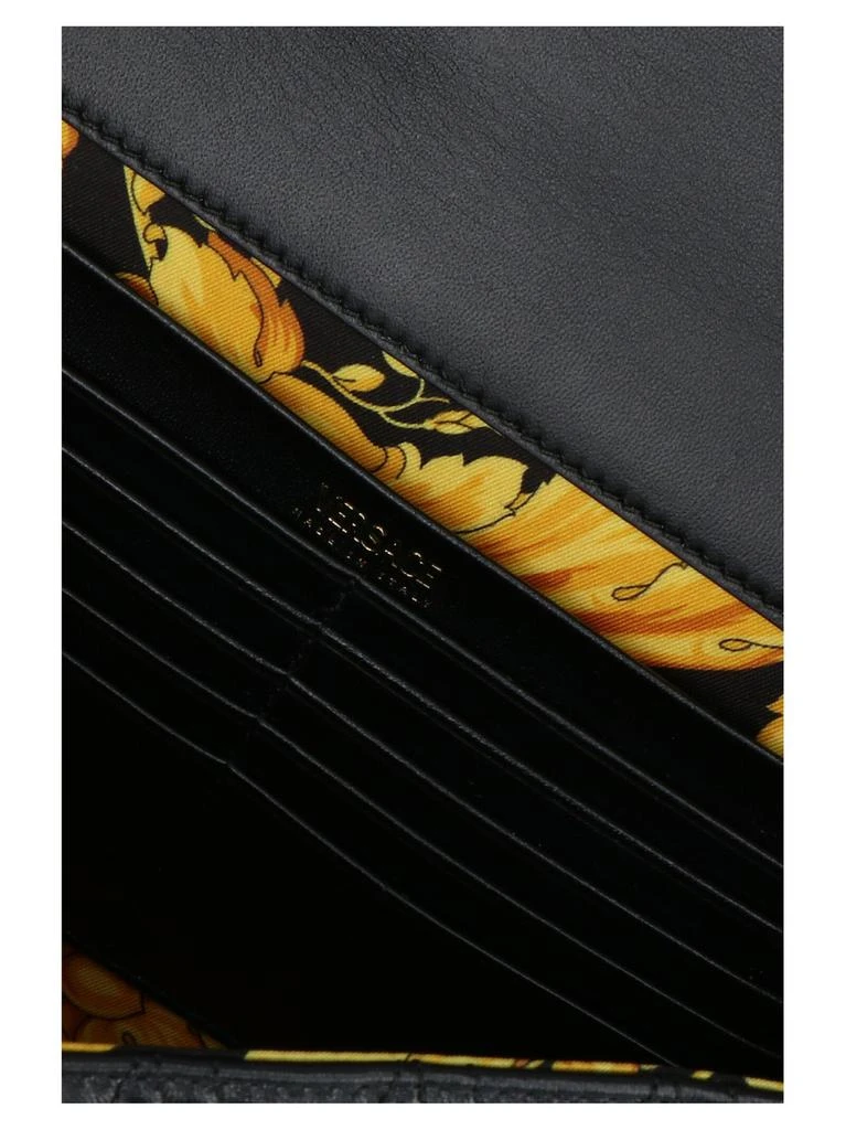 商品Versace|Versace Virtus Logo Plaque Quilted Shoulder Bag,价格¥10198,第3张图片详细描述