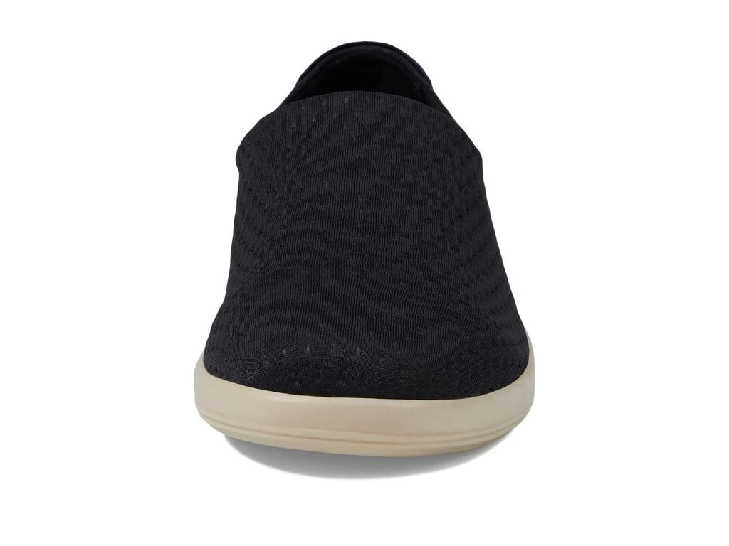 Soft 2.0 Slip-On Sneaker 商品