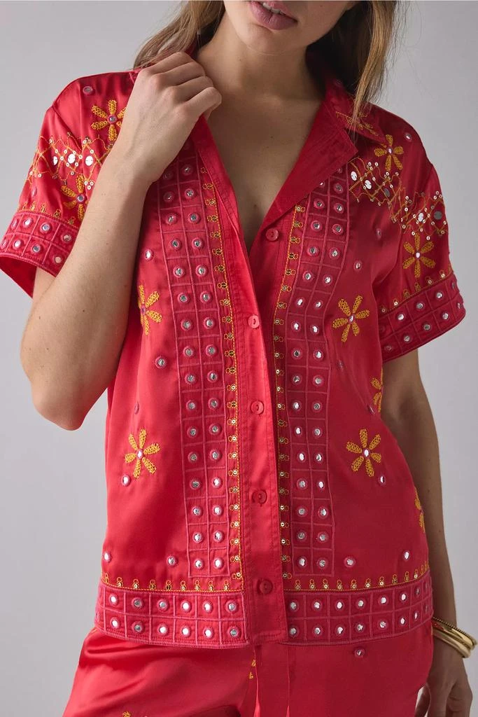 商品BDG|BDG Nash Satin Mirror Sequin Souvenir Short Sleeve Button-Down Shirt,价格¥74,第2张图片详细描述