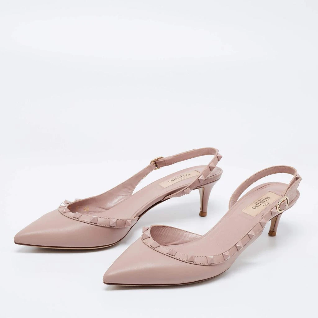 商品[二手商品] Valentino|Valentino Beige Leather Rockstud Slingback Pumps Size 40,价格¥3743,第2张图片详细描述