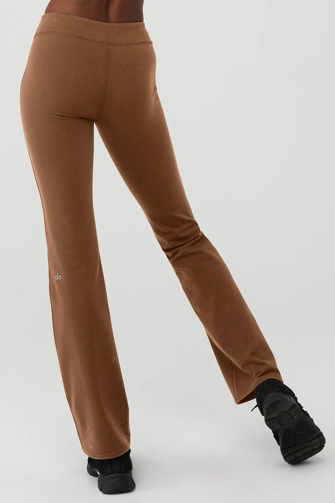 商品Alo|Airbrush Low-Rise Bootcut Legging - Cinnamon Brown,价格¥659,第2张图片详细描述