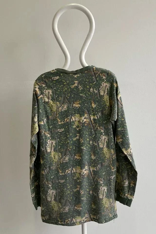 商品Urban Outfitters|Vintage 90s Camo Print Long Sleeve Tee,价格¥423,第4张图片详细描述