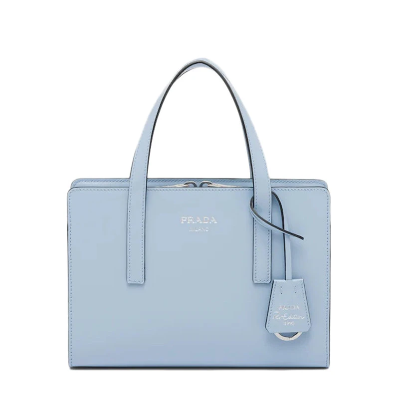 商品Prada|【预售3-7天】普拉达 Re-Edition 1995系列 女士迷你款天蓝色皮革热印徽标配拉链式隔层单肩斜挎手提包1BA357_ZO6_F02TG_V_OOO,价格¥21799,第1张图片